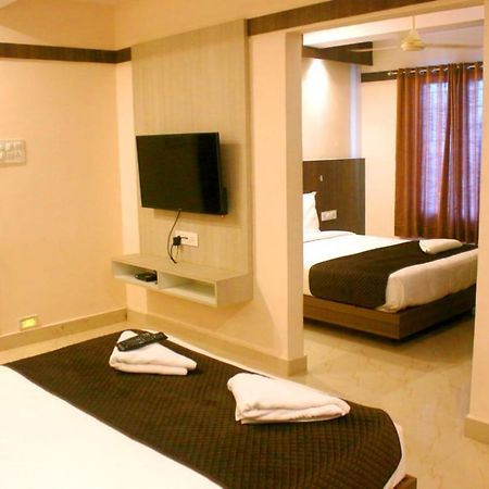 Hotel Sakura Inn Хосур Экстерьер фото