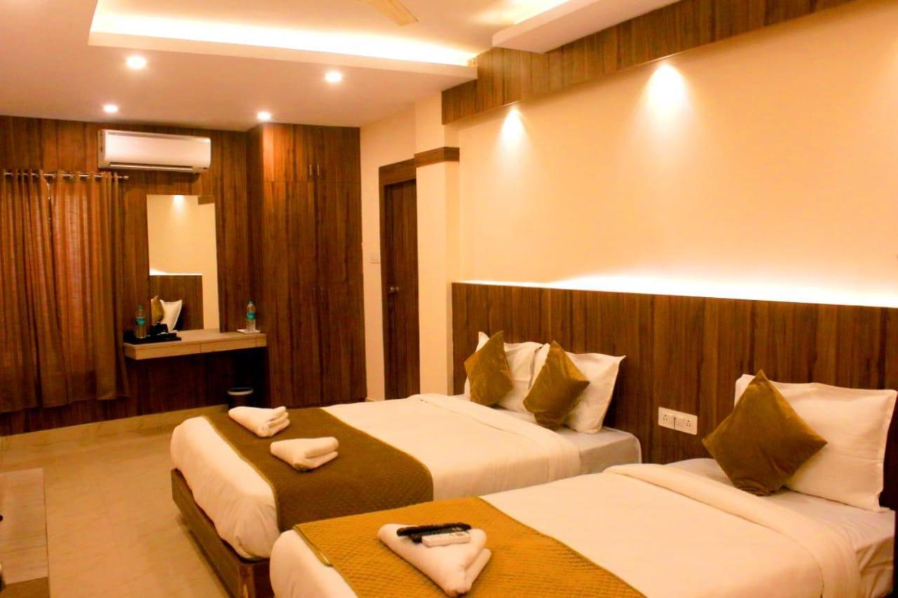 Hotel Sakura Inn Хосур Экстерьер фото
